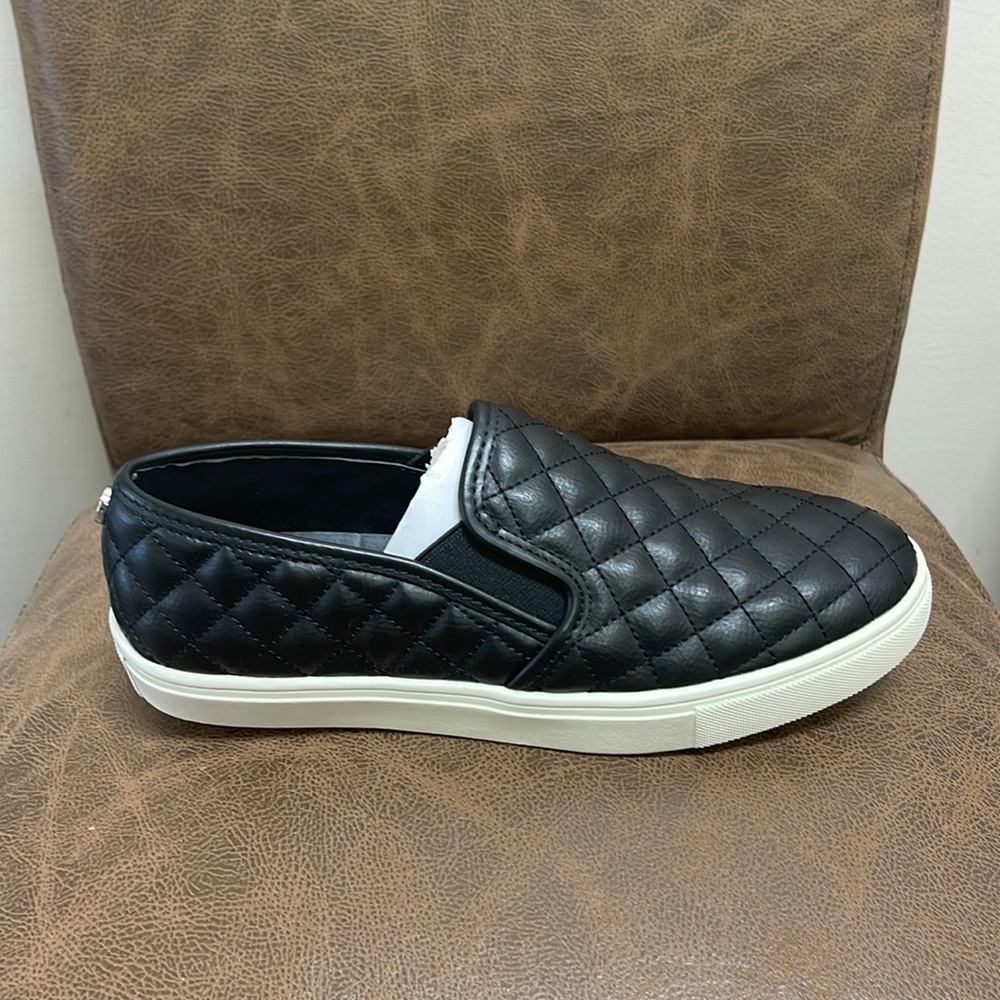 Brand new Steve Madden size 8m